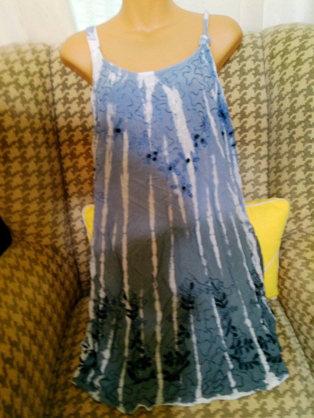 DAISY ISLAND BEACH DRESS SIZE LARGE GOOD SHAPE  SIZE L